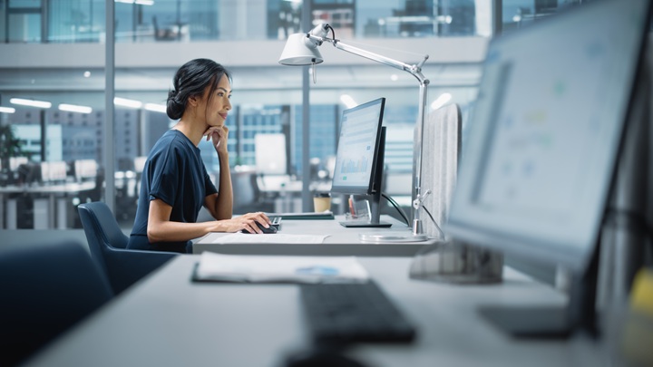 woman-sitting-at-desk.jpg